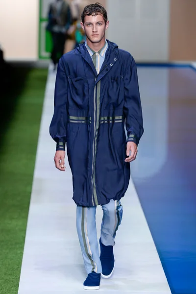 Look 39